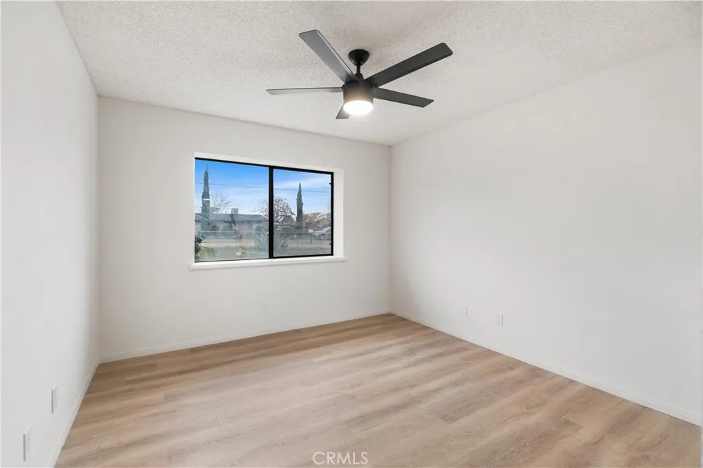 9239 Hickory Avenue, Hesperia, California 92345 home-pic-29