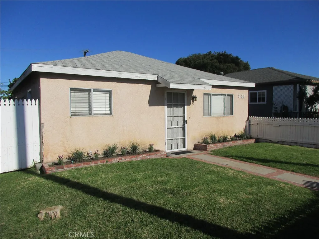 4135 W 164th, Lawndale, California 90260 home-pic-1