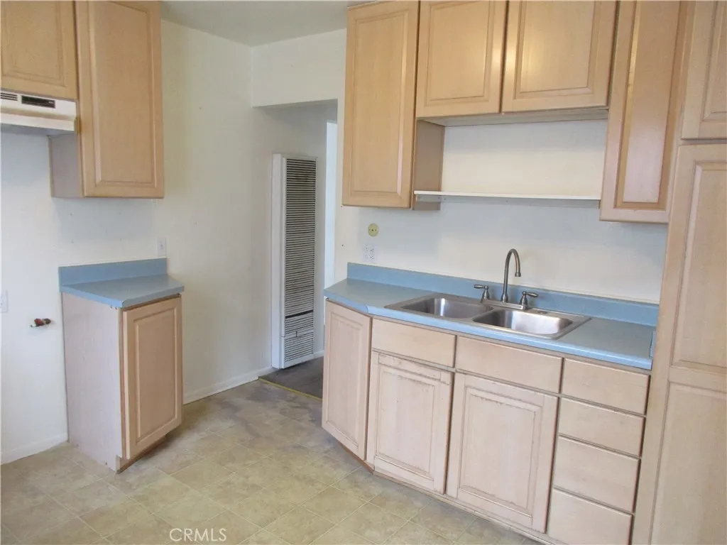 4135 W 164th, Lawndale, California 90260 home-pic-7