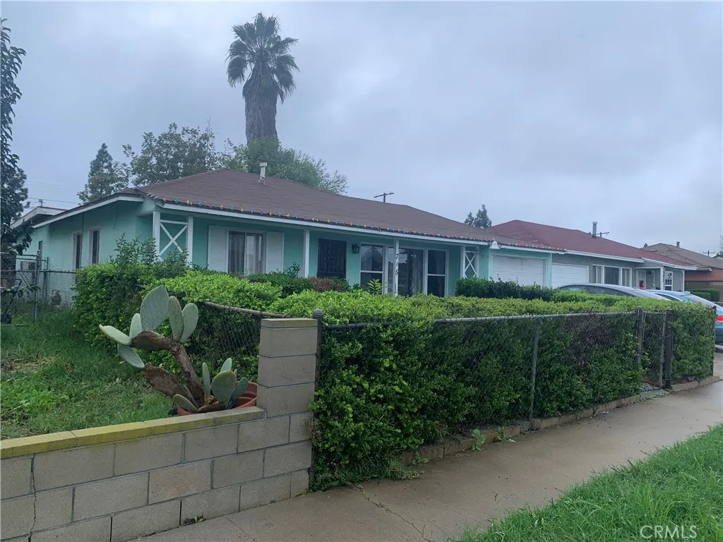 705 S Corlett Avenue, Compton, California 90220 home-pic-3