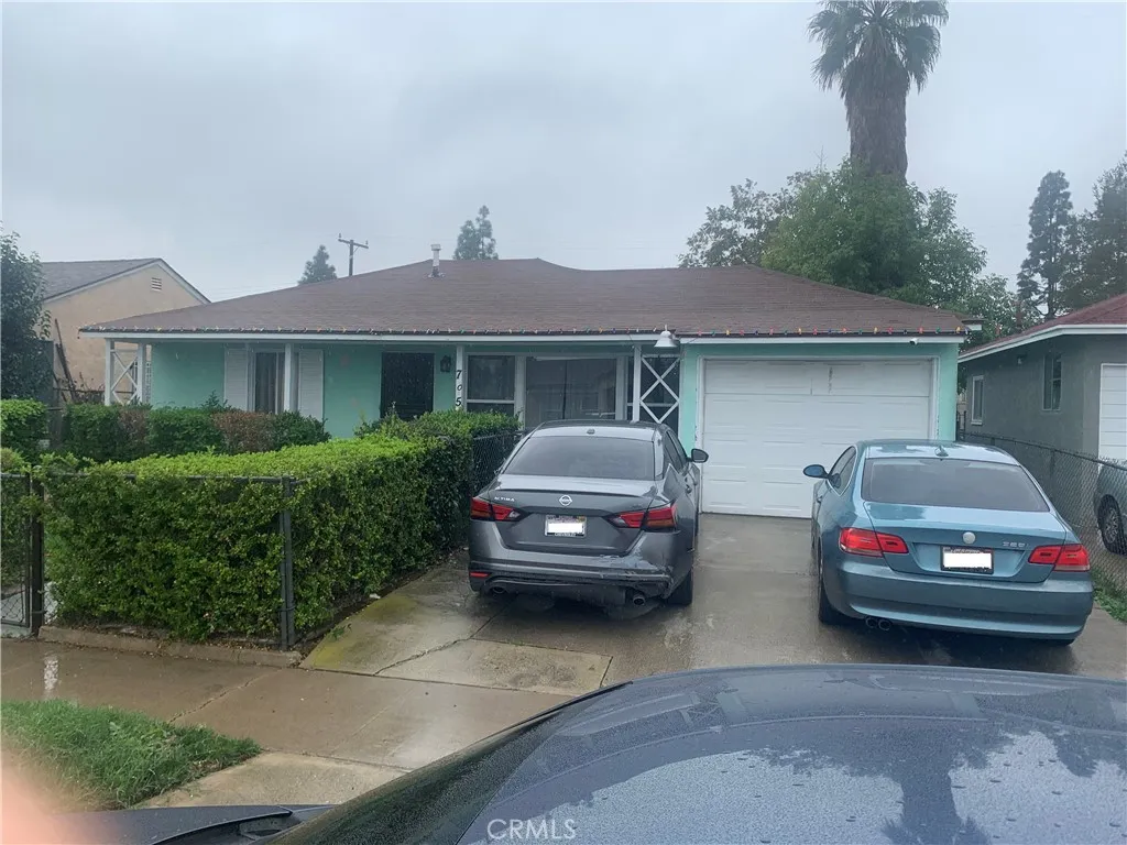705 S Corlett Avenue, Compton, California 90220 home-pic-5