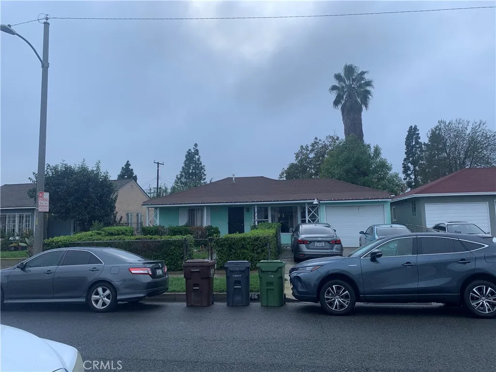 705 S Corlett Avenue, Compton, California 90220 home-pic-1
