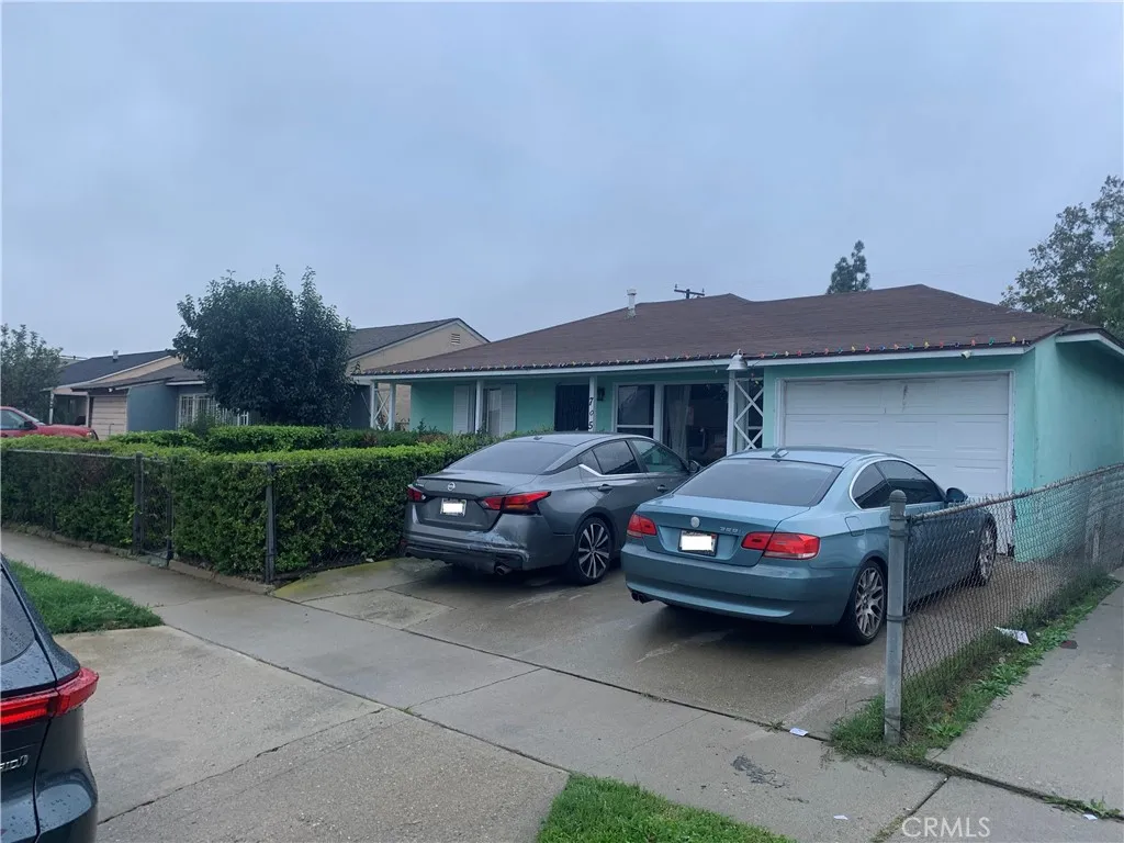 705 S Corlett Avenue, Compton, California 90220 home-pic-2