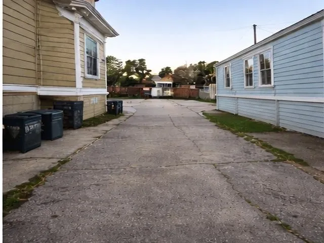 874 Isabella St, Oakland, California 94607 home-pic-2