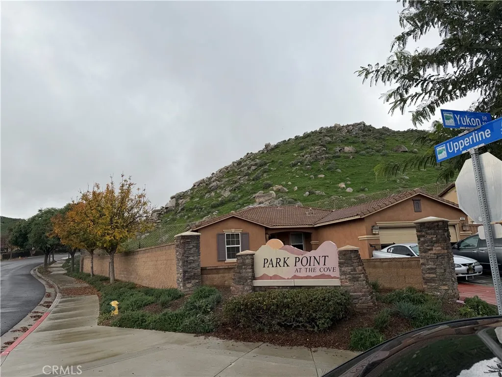 921 Yukon, San Jacinto, California 92582 home-pic-21