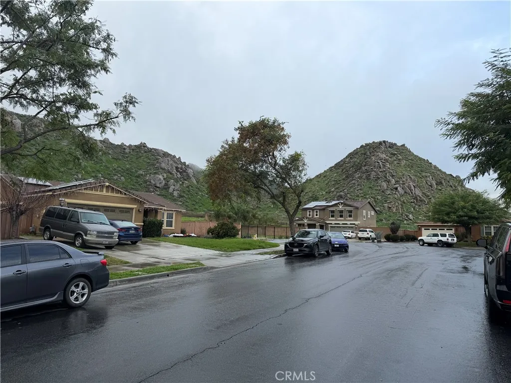 921 Yukon, San Jacinto, California 92582 home-pic-31