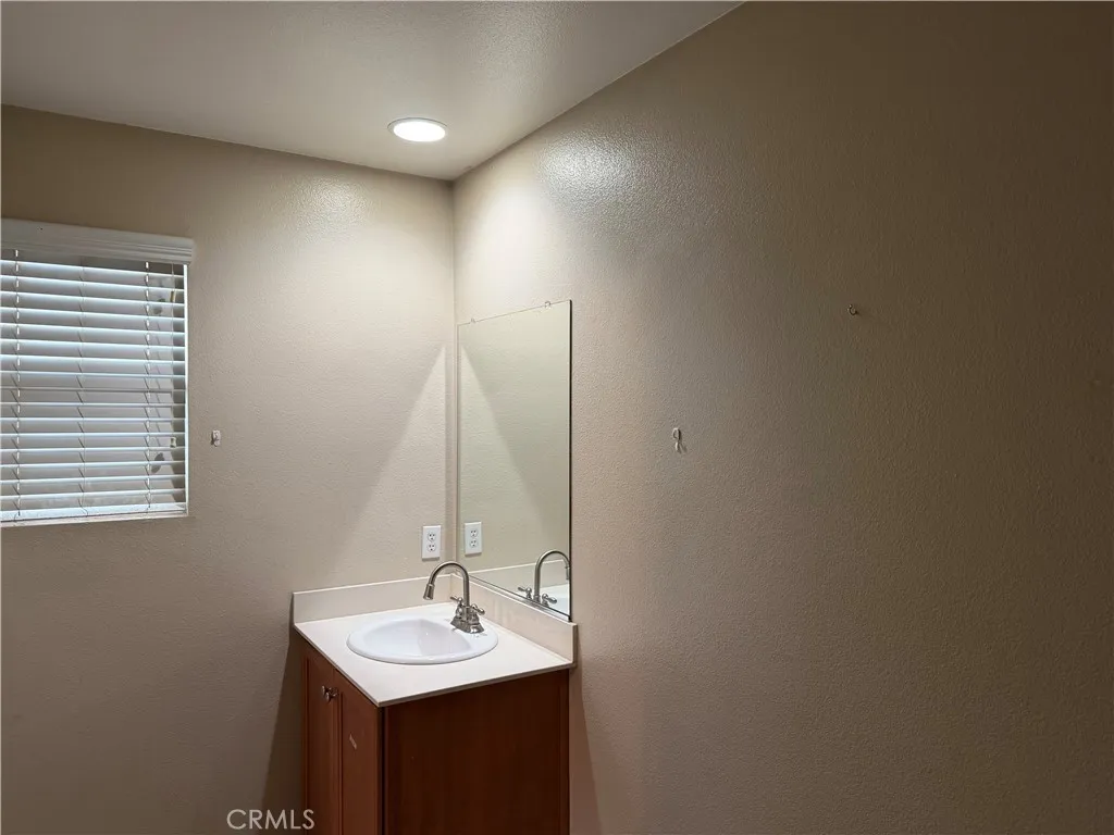 921 Yukon, San Jacinto, California 92582 home-pic-18