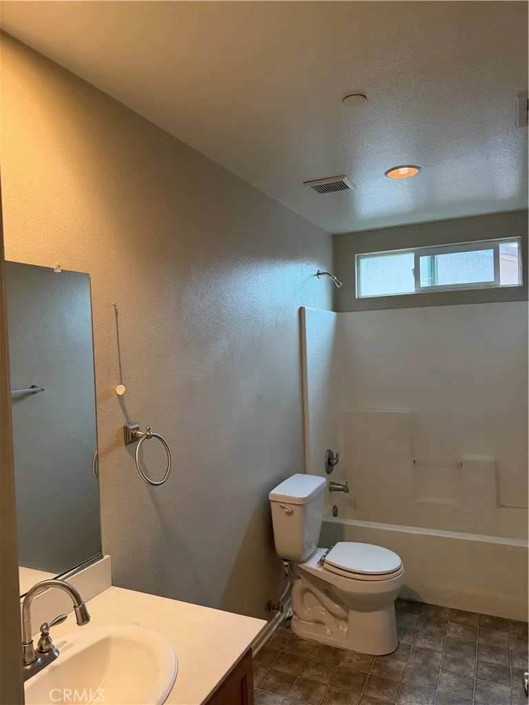 921 Yukon, San Jacinto, California 92582 home-pic-15