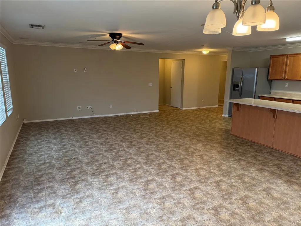 921 Yukon, San Jacinto, California 92582 home-pic-8