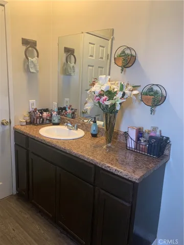 Main Bedroom's Bathroom