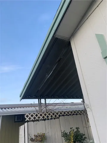 This is the 2nd area that needs to be fix. Very Small Repair.