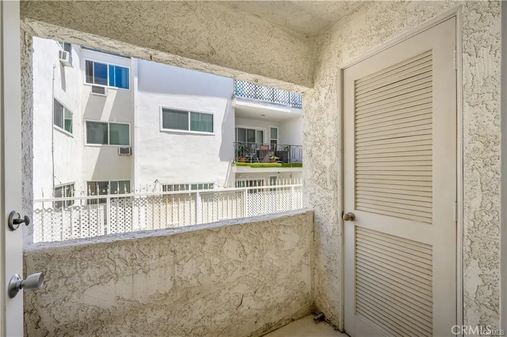 11954 Mayfield Avenue 3, Los Angeles, California 90049 home-pic-14