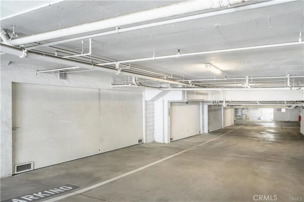 11954 Mayfield Avenue 3, Los Angeles, California 90049 home-pic-26