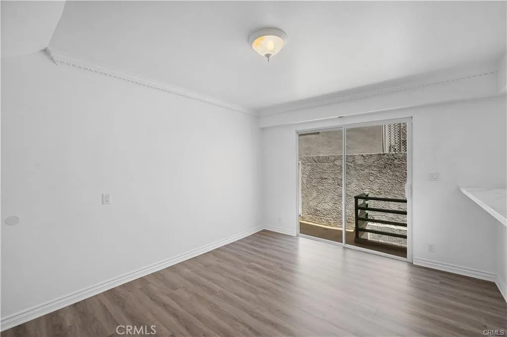 11954 Mayfield Avenue 3, Los Angeles, California 90049 home-pic-5