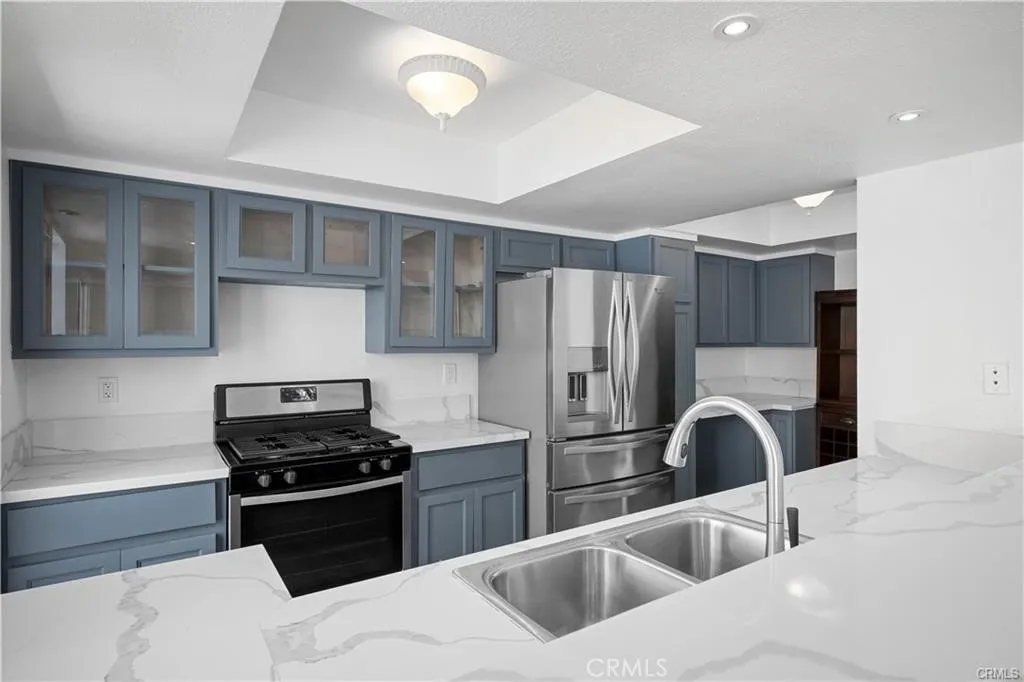 11954 Mayfield Avenue 3, Los Angeles, California 90049 home-pic-10