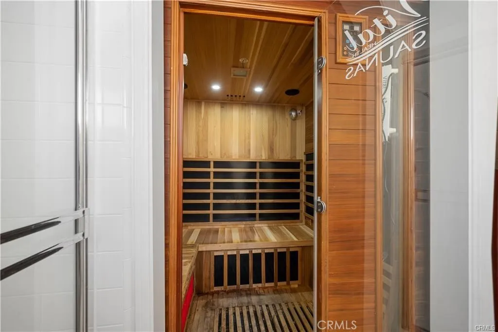 11954 Mayfield Avenue 3, Los Angeles, California 90049 home-pic-22