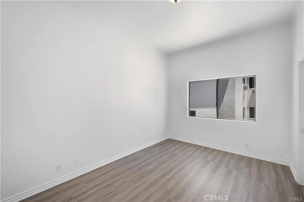 11954 Mayfield Avenue 3, Los Angeles, California 90049 home-pic-19