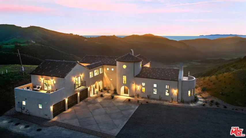 8567 Rd Mipolomol Road, Malibu, California 90265
