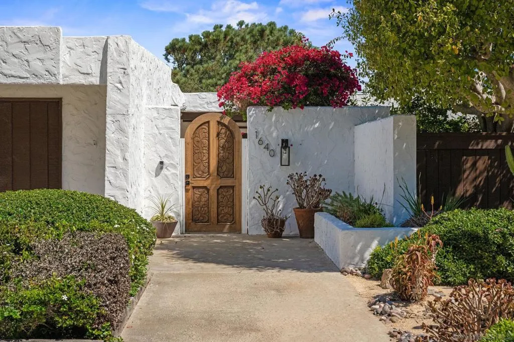 1640 El Paso Real, La Jolla, California 92037 home-pic-3