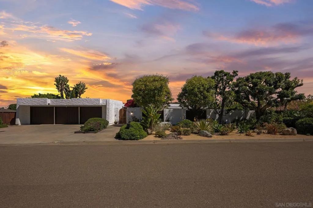 1640 El Paso Real, La Jolla, California 92037 home-pic-29