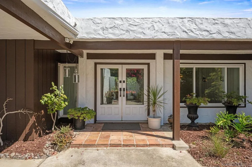 1640 El Paso Real, La Jolla, California 92037 home-pic-21