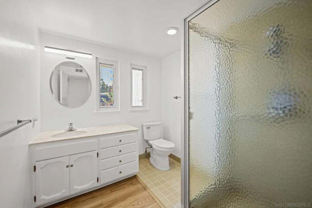 1640 El Paso Real, La Jolla, California 92037 home-pic-16