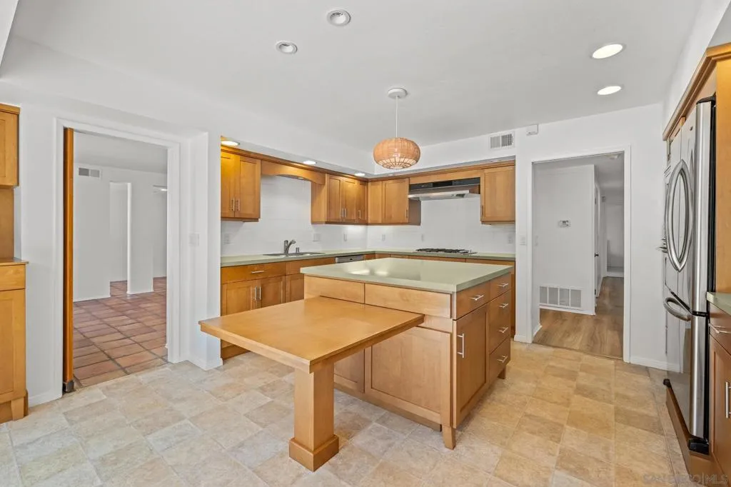 1640 El Paso Real, La Jolla, California 92037 home-pic-13
