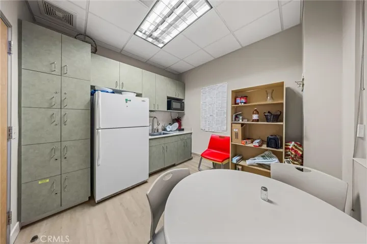 27871 Smyth, Valencia, California 91355