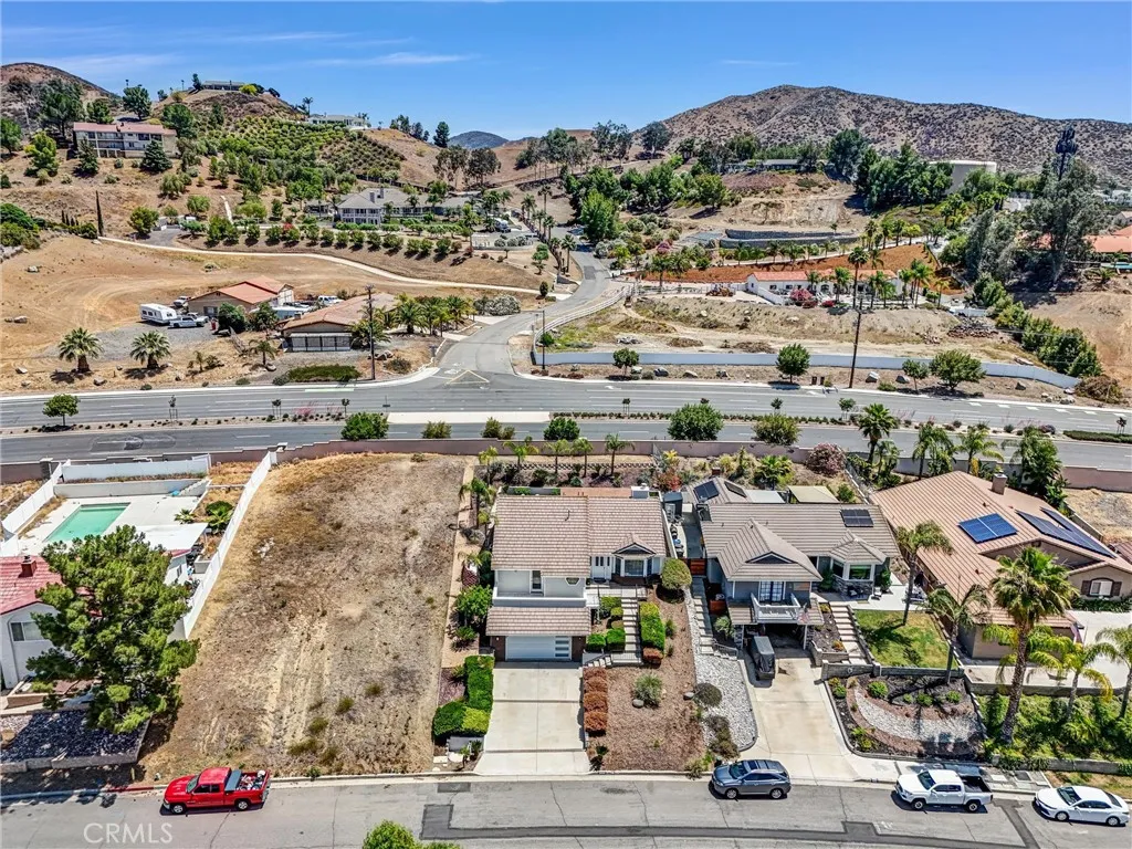 30998 Emperor, Canyon Lake, California 92587 home-pic-35