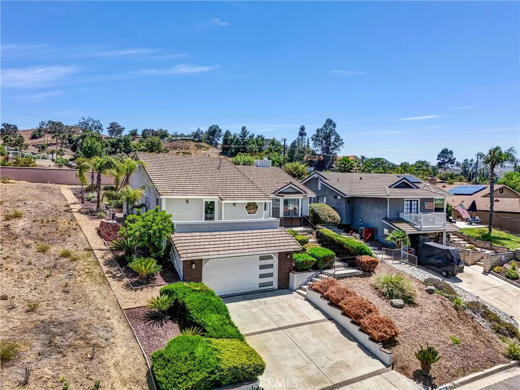 30998 Emperor, Canyon Lake, California 92587 home-pic-1