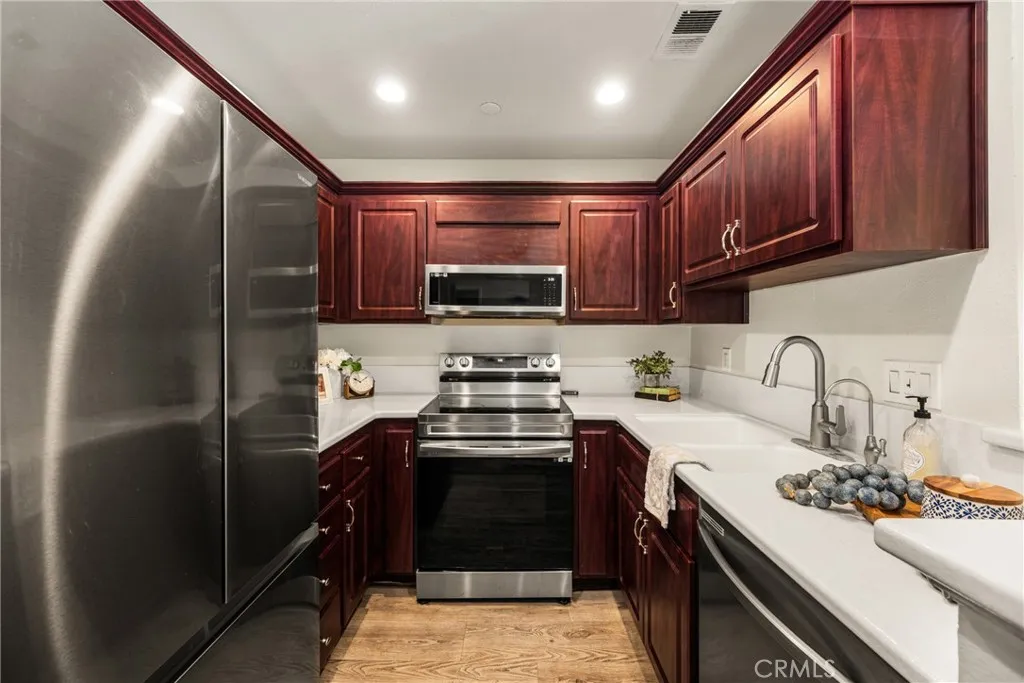 12620 Briarglen Loop B, Stanton, California 90680 home-pic-17