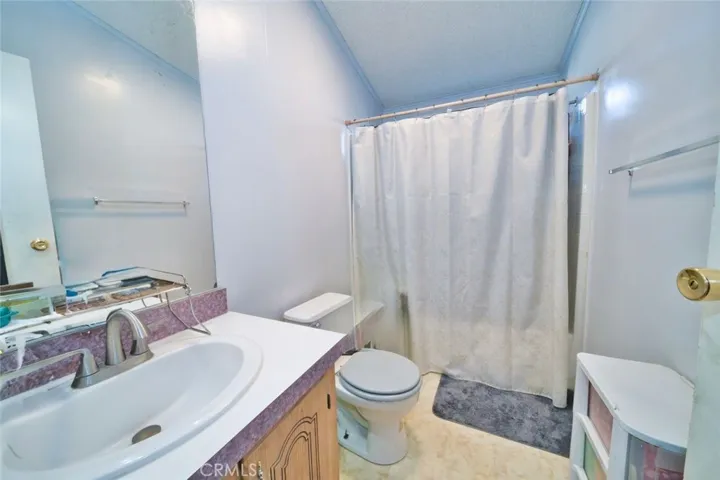 23450 Newhall Spc 34, Newhall, California 91321