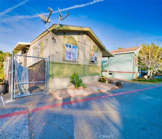 23450 Newhall Spc 34, Newhall, California 91321