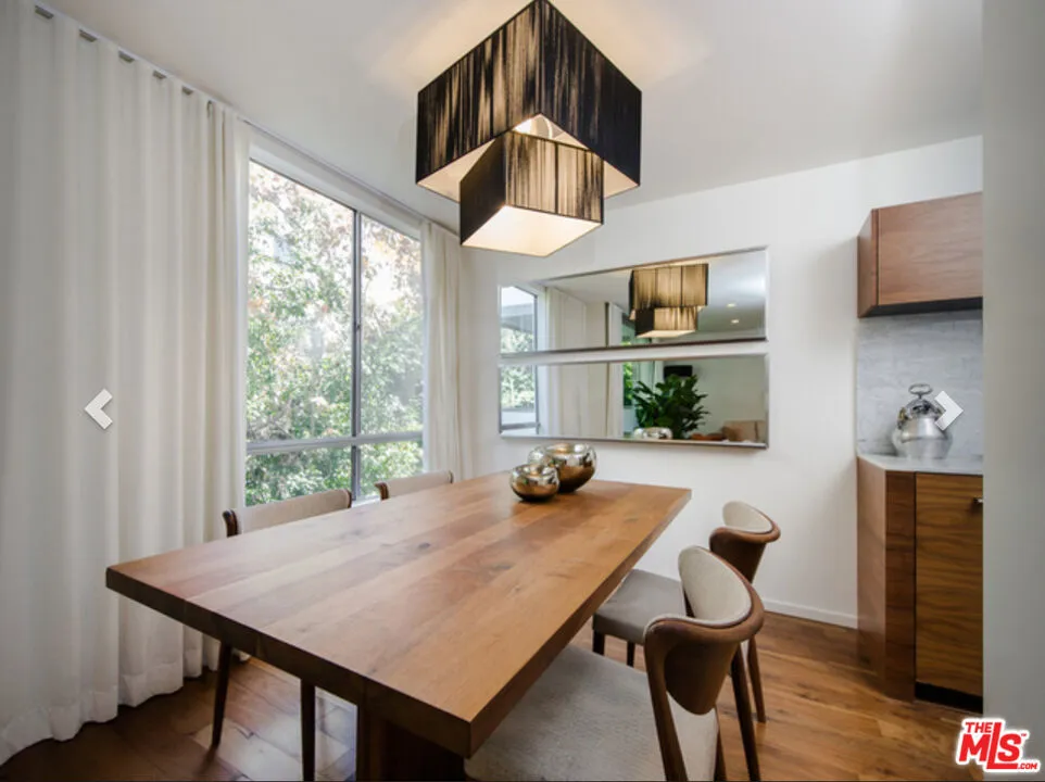 406 N Oakhurst Drive 204, Beverly Hills, California 90210 home-pic-2