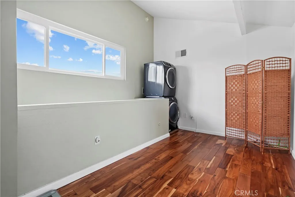 6151 Reseda Boulevard 8, Tarzana, California 91335 home-pic-25