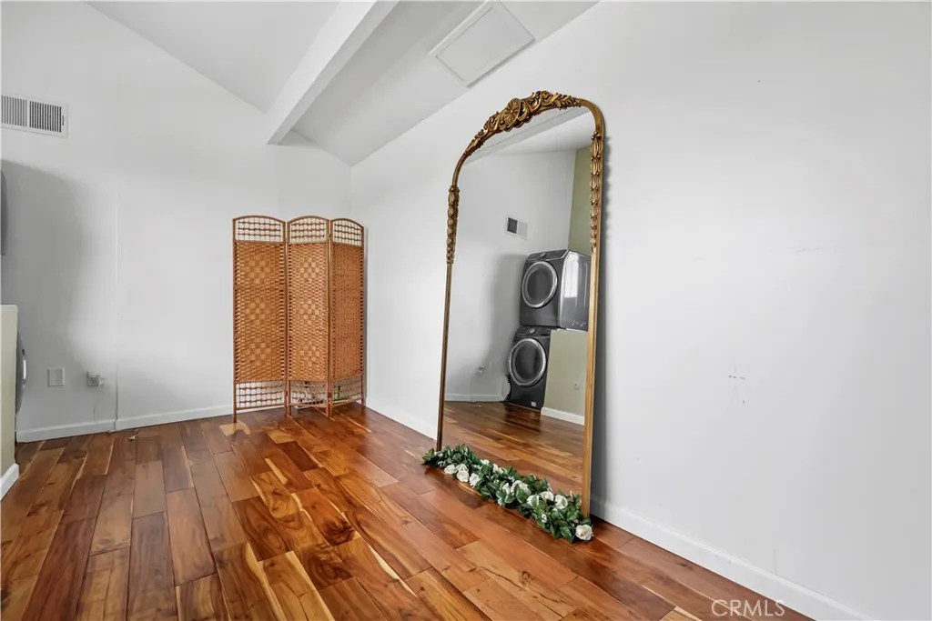 6151 Reseda Boulevard 8, Tarzana, California 91335 home-pic-23