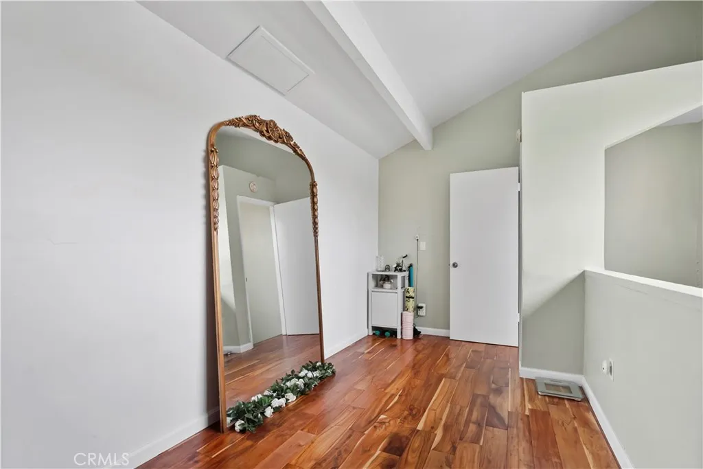 6151 Reseda Boulevard 8, Tarzana, California 91335 home-pic-24