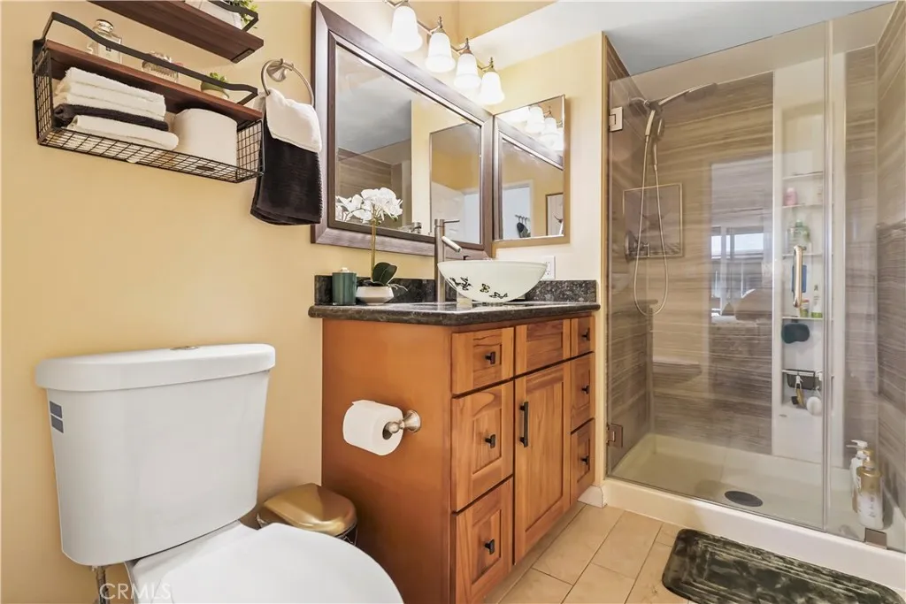 6151 Reseda Boulevard 8, Tarzana, California 91335 home-pic-18