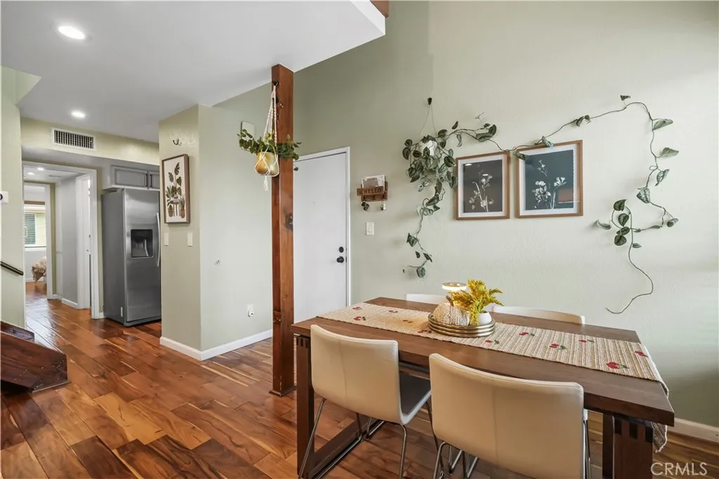 6151 Reseda Boulevard 8, Tarzana, California 91335 home-pic-10