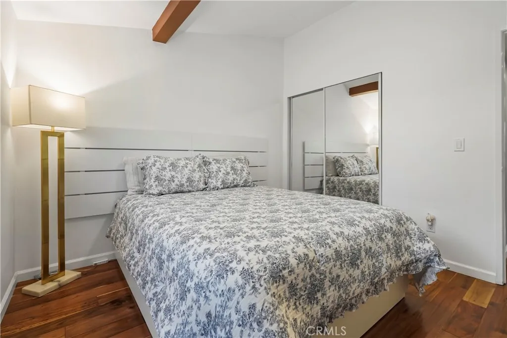 6151 Reseda Boulevard 8, Tarzana, California 91335 home-pic-21