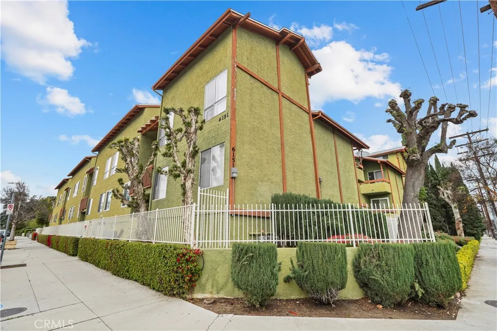 6151 Reseda Boulevard 8, Tarzana, California 91335 home-pic-30