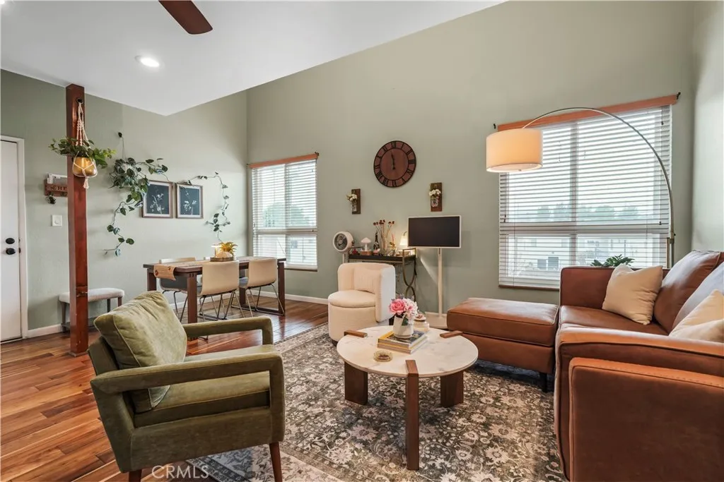 6151 Reseda Boulevard 8, Tarzana, California 91335 home-pic-5
