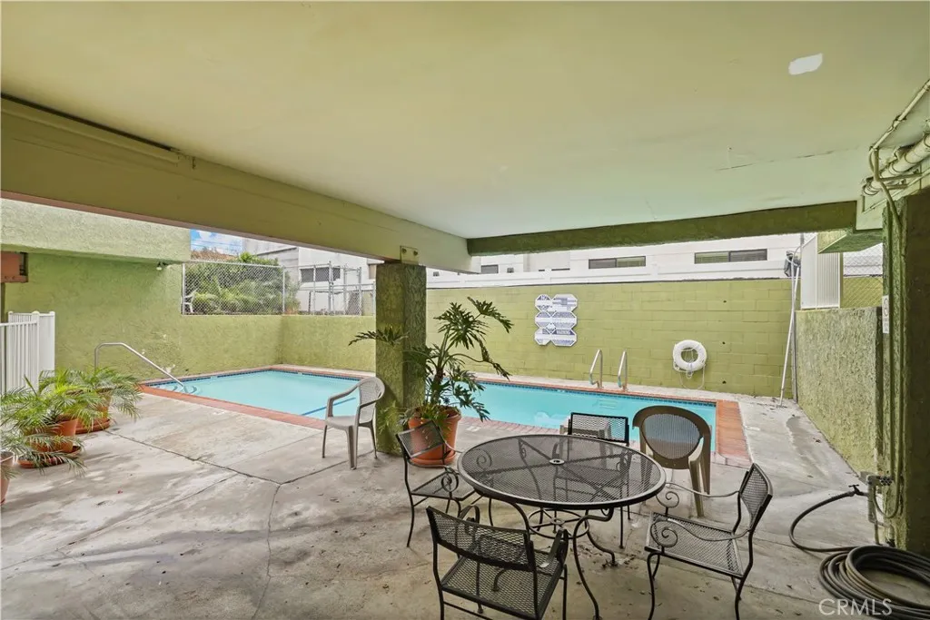 6151 Reseda Boulevard 8, Tarzana, California 91335 home-pic-28