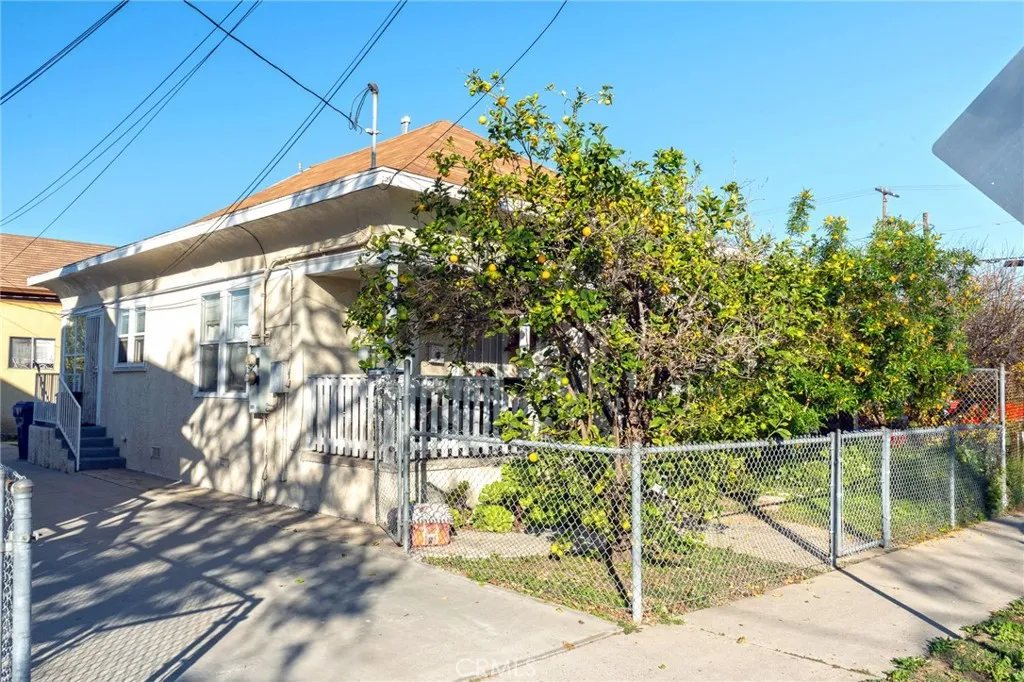 703 W L, Wilmington, California 90744 home-pic-5