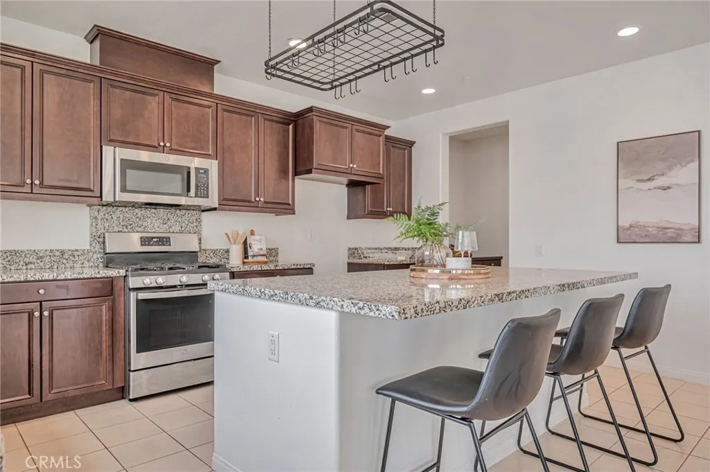 154 Azalea Street, Fillmore, California 93015 home-pic-12