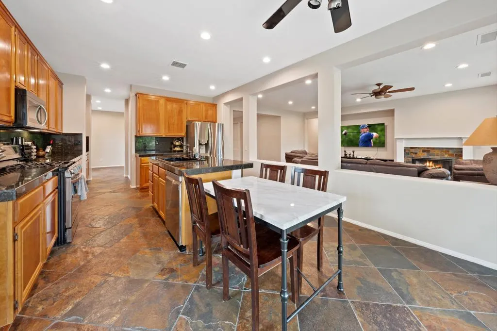49335 Douglas Street, Indio, California 92201 home-pic-19
