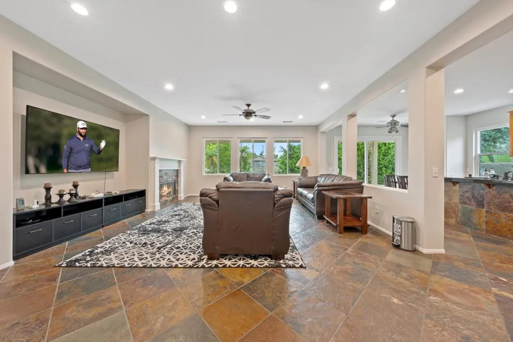 49335 Douglas Street, Indio, California 92201 home-pic-12