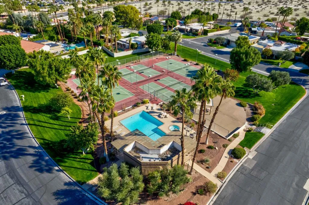 Community Pool/Spa/Tennis/Pickleball