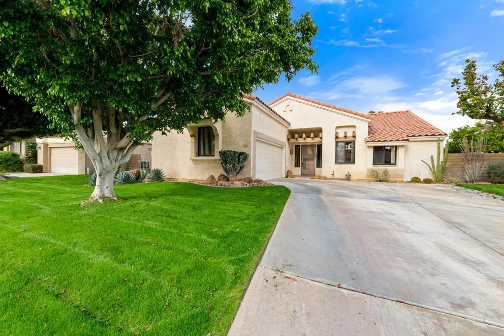 2BR 2BA  2 Car Garage