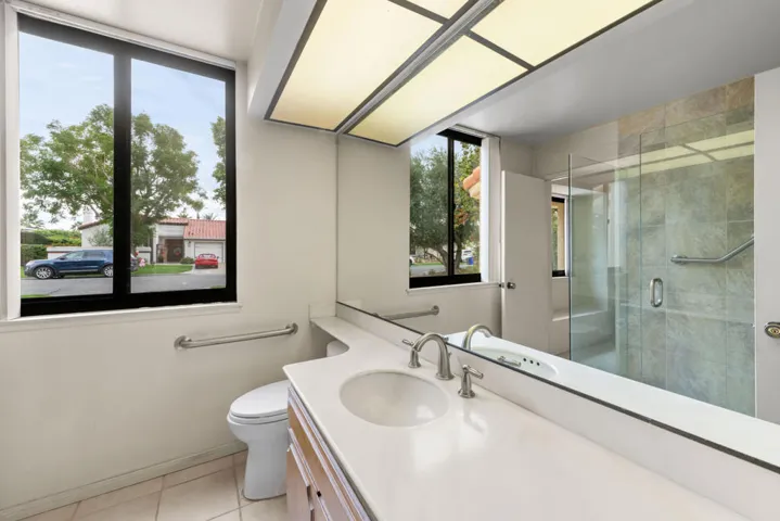 3/4 BA Newer Faucets, Sinks + Toilet